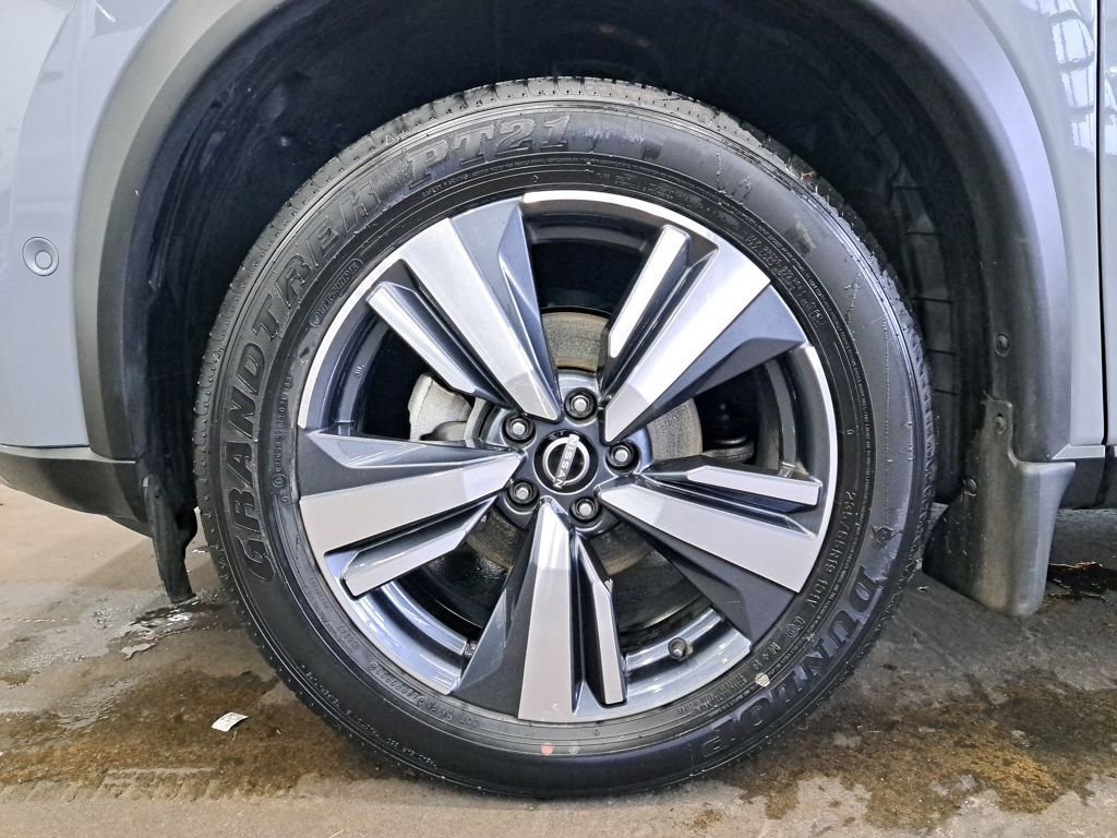 Used 2023 Nissan Rogue Platinum w/ Platinum Premium Package AWD/4WD image 29