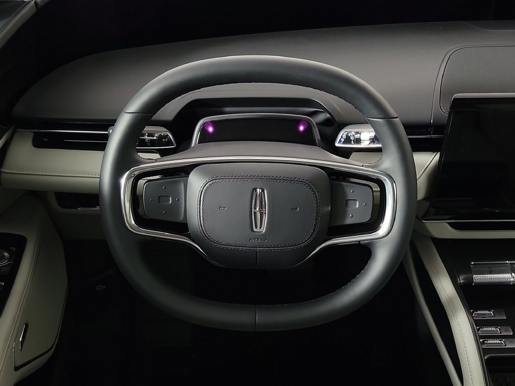 New 2026 Lincoln Nautilus Reserve AWD/4WD image 11