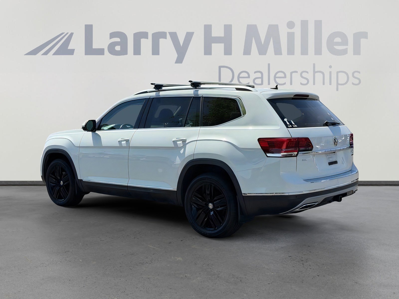 Used 2018 Volkswagen Atlas SEL Premium AWD/4WD image 3