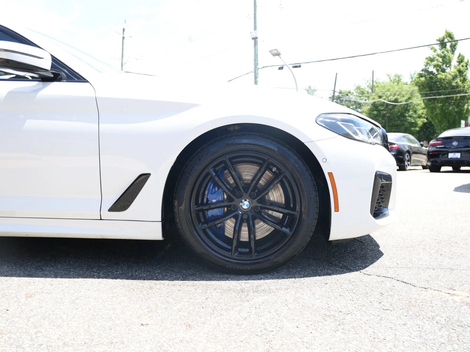 Used 2022 BMW M550i xDrive AWD/4WD image 10