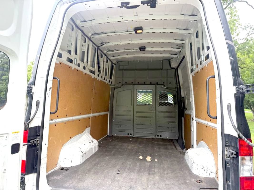 Used 2012 Nissan NV 2500 SV w/ Technology Pkg RWD image 32