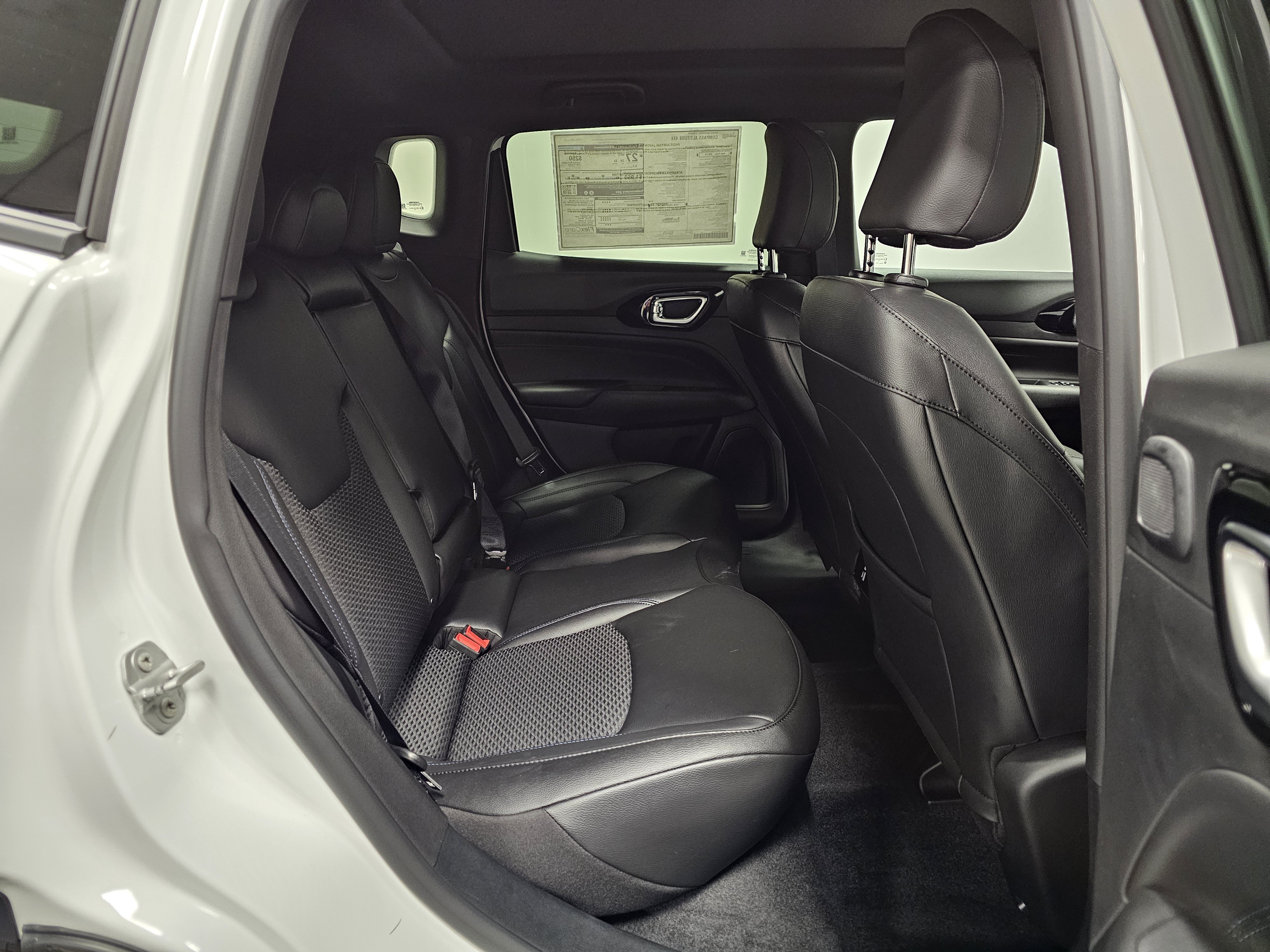 New 2025 Jeep Compass Latitude w/ Sun & Sound Group AWD/4WD image 16