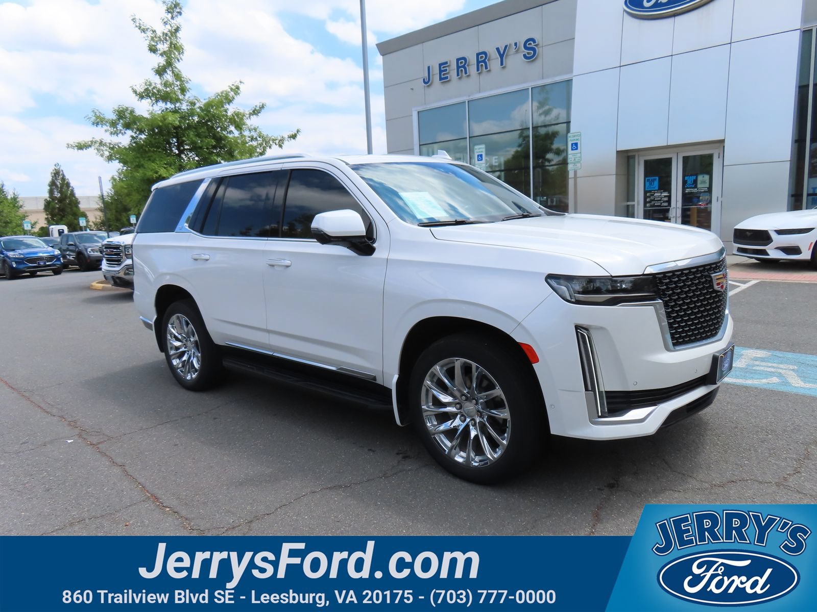Used 2021 Cadillac Escalade Premium Luxury w/ Performance Package AWD/4WD image 1