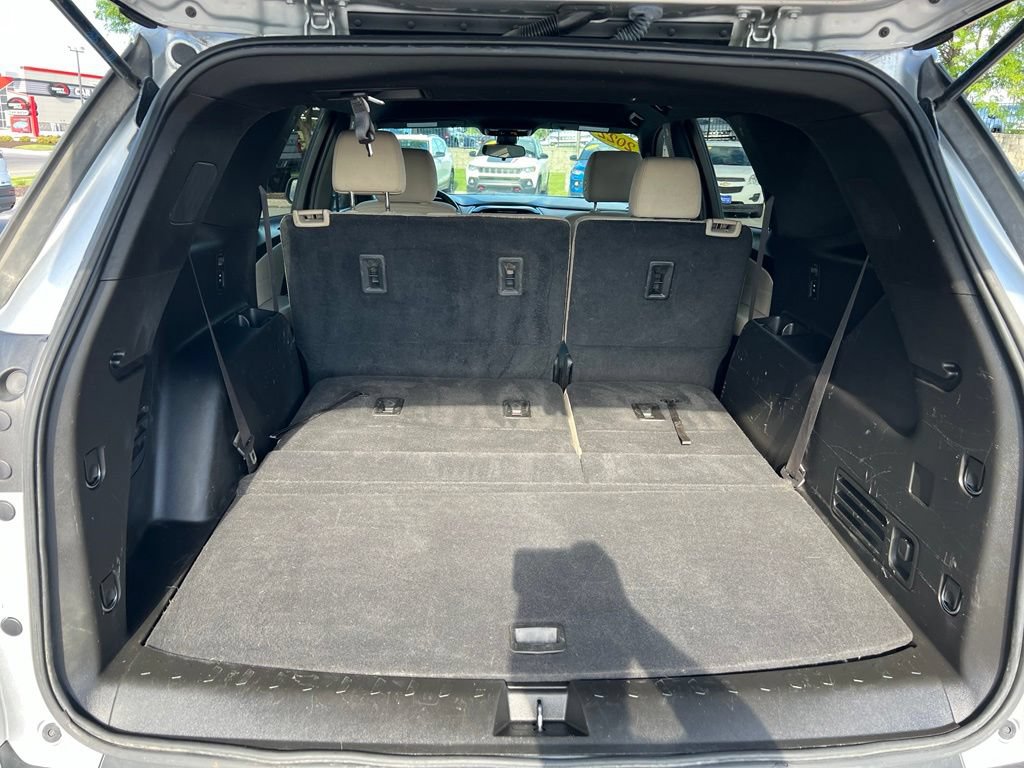 Used 2022 Chevrolet Traverse LS AWD/4WD image 24