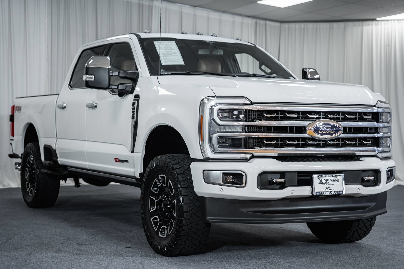 Used 2024 Ford F250 Platinum AWD/4WD image 1
