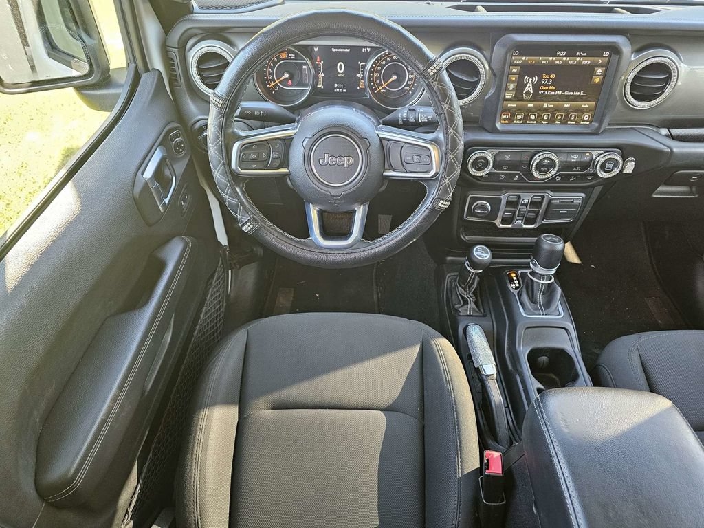 Used 2020 Jeep Wrangler Unlimited Sahara AWD/4WD image 18