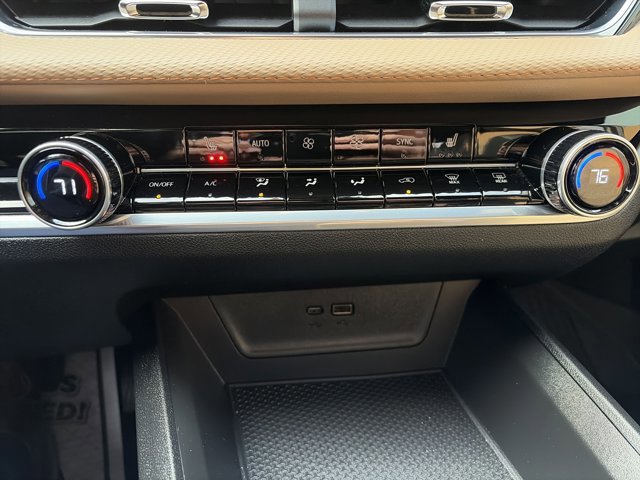 Used 2026 Chevrolet Equinox ACTIV w/ LPO, Floor Liner Package image 20