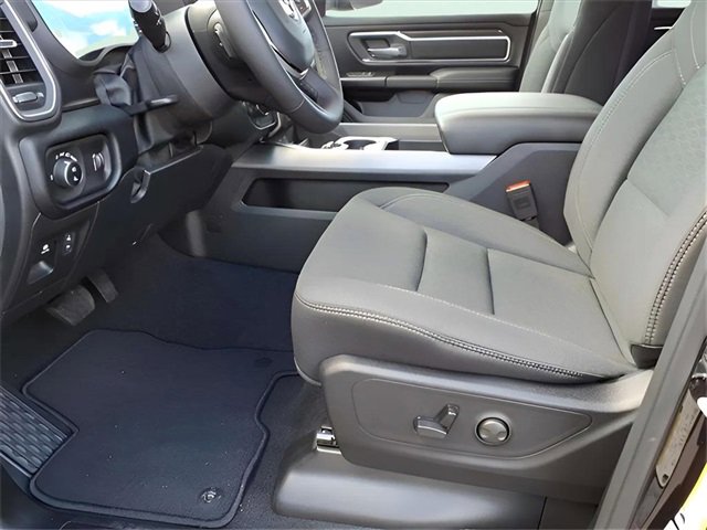 New 2026 RAM 1500 4x4 Crew Cab image 10