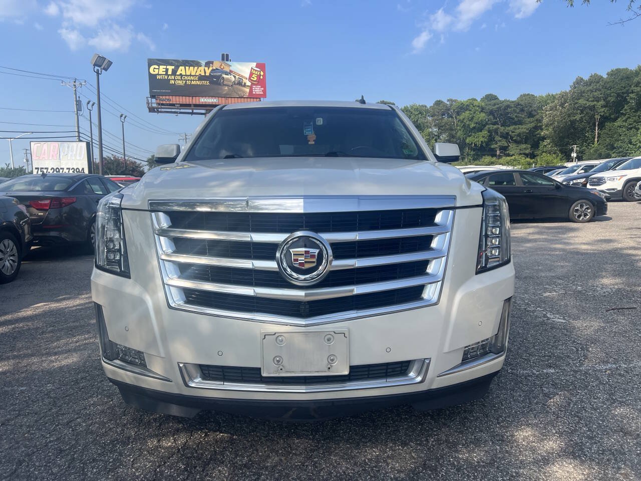 Used 2015 Cadillac Escalade Luxury AWD/4WD image 3