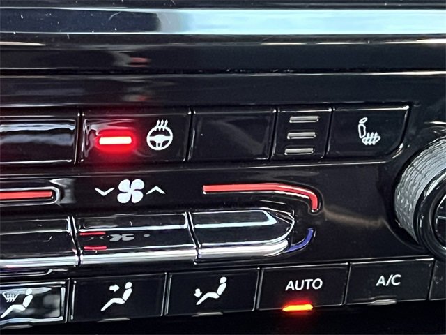 Certified 2024 Jeep Grand Cherokee L Laredo image 28