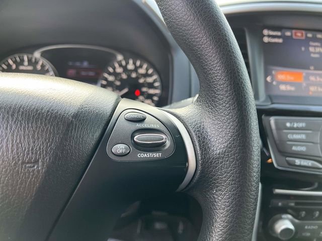 Used 2017 Nissan Pathfinder S image 17