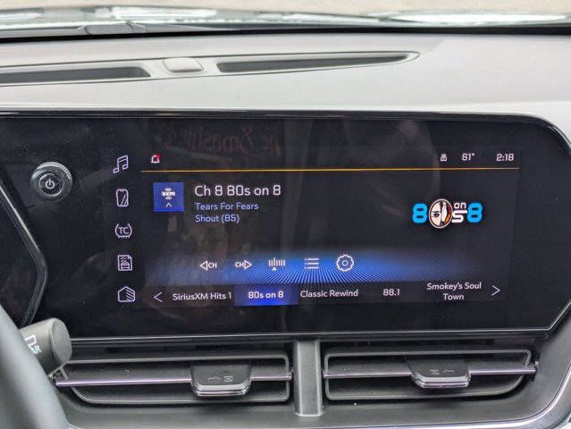 Used 2025 Chevrolet Trax LT w/ LT Convenience Package image 19