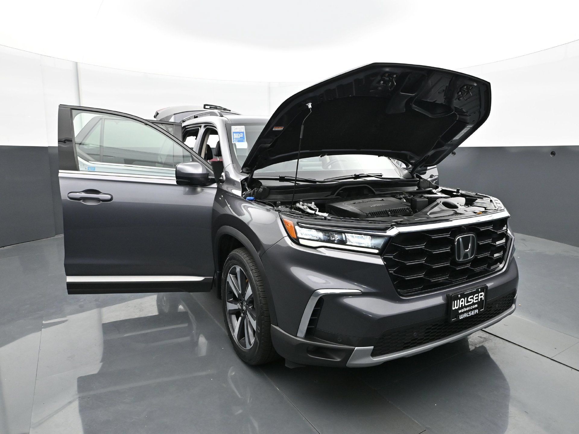 Used 2025 Honda Pilot Touring image 45