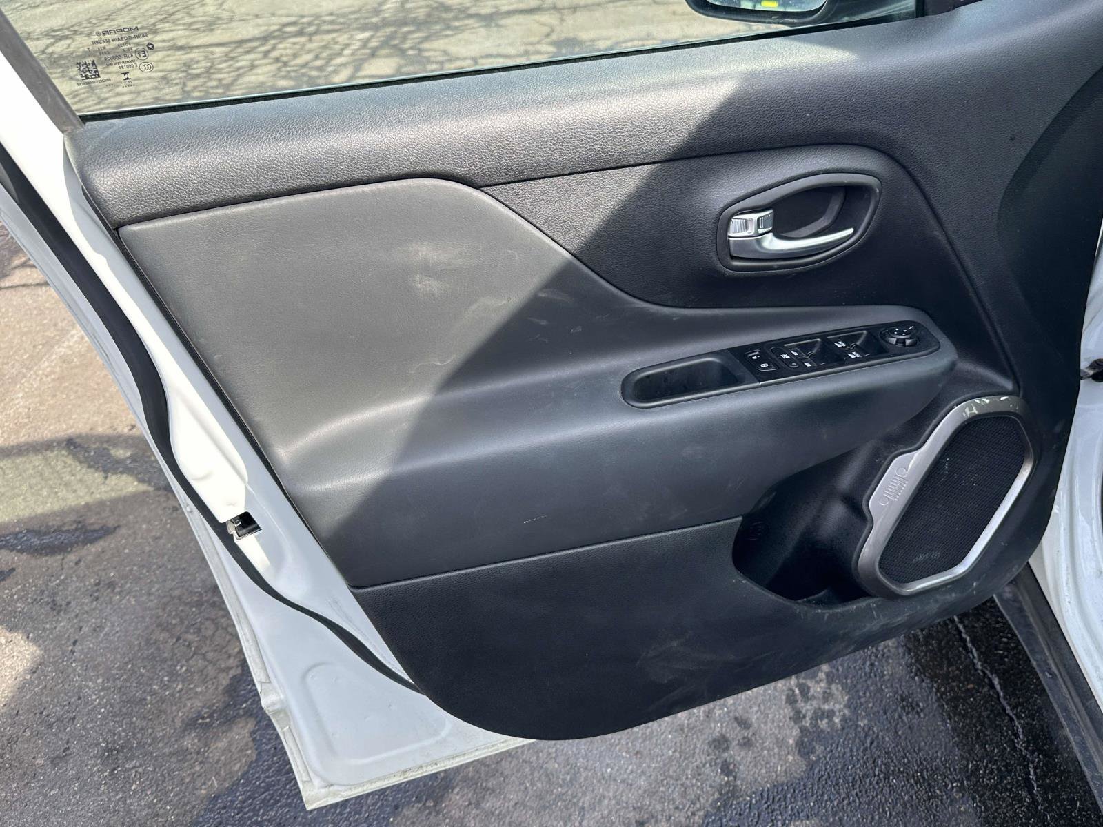 Used 2022 Jeep Renegade Latitude w/ Convenience Group image 16