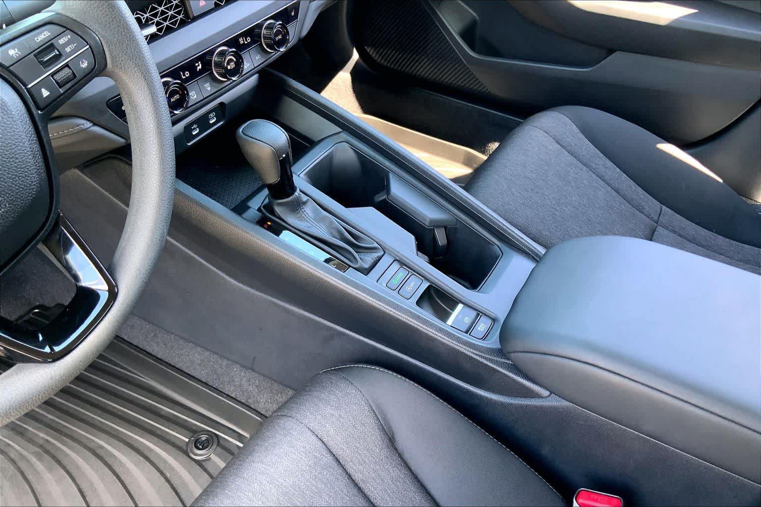 Used 2025 Honda Accord SE image 17