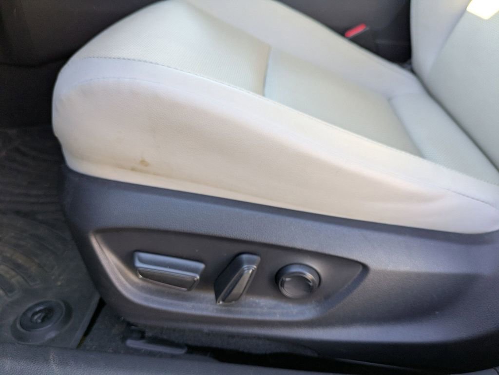 Used 2023 Toyota Prius XLE image 12