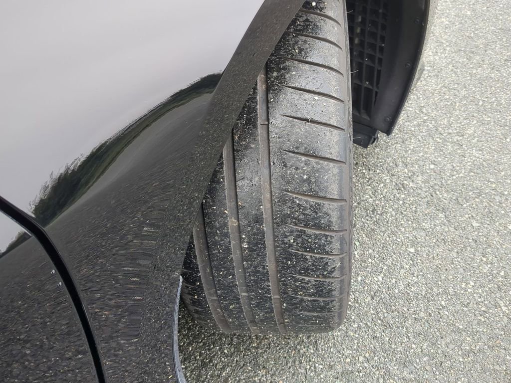 Used 2021 Chevrolet Corvette Stingray Premium Conv w/ Z51 Performance Package image 10