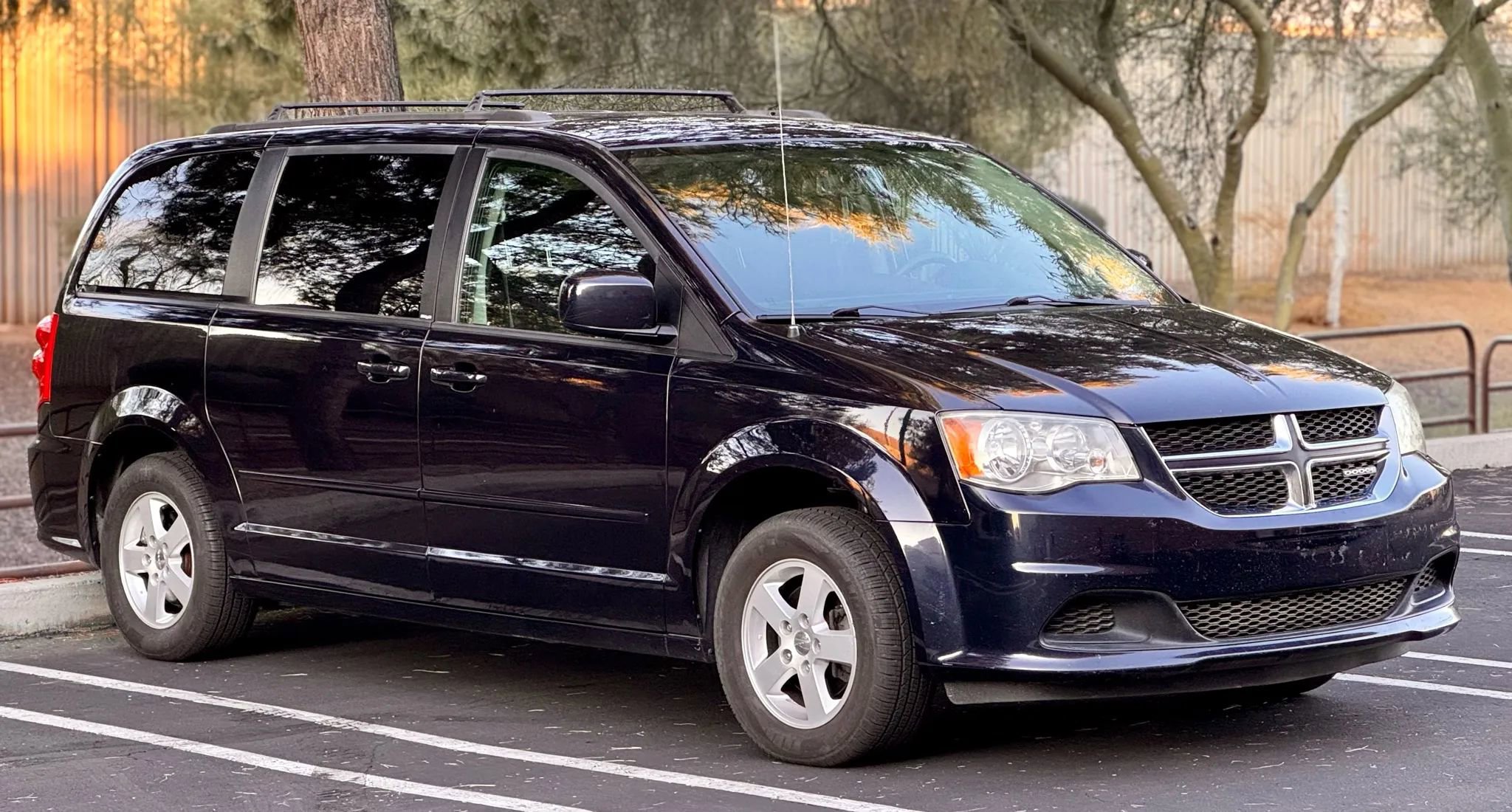 Used 2011 Dodge Grand Caravan Mainstreet image 3