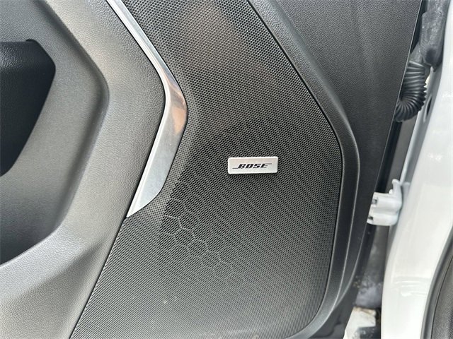 Used 2023 GMC Yukon SLT image 30