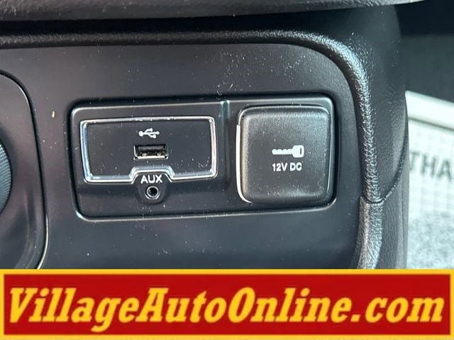 Used 2015 Jeep Renegade Trailhawk w/ Popular Equipment Group AWD/4WD image 24