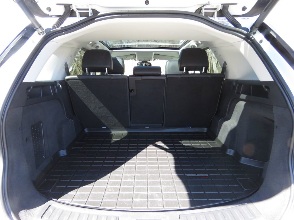 Used 2019 Land Rover Discovery Sport HSE image 17