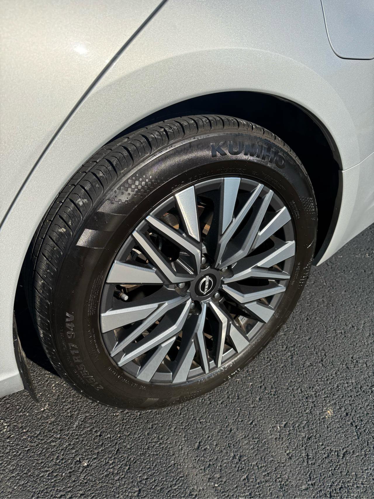 Used 2024 Nissan Altima 2.5 SV image 9