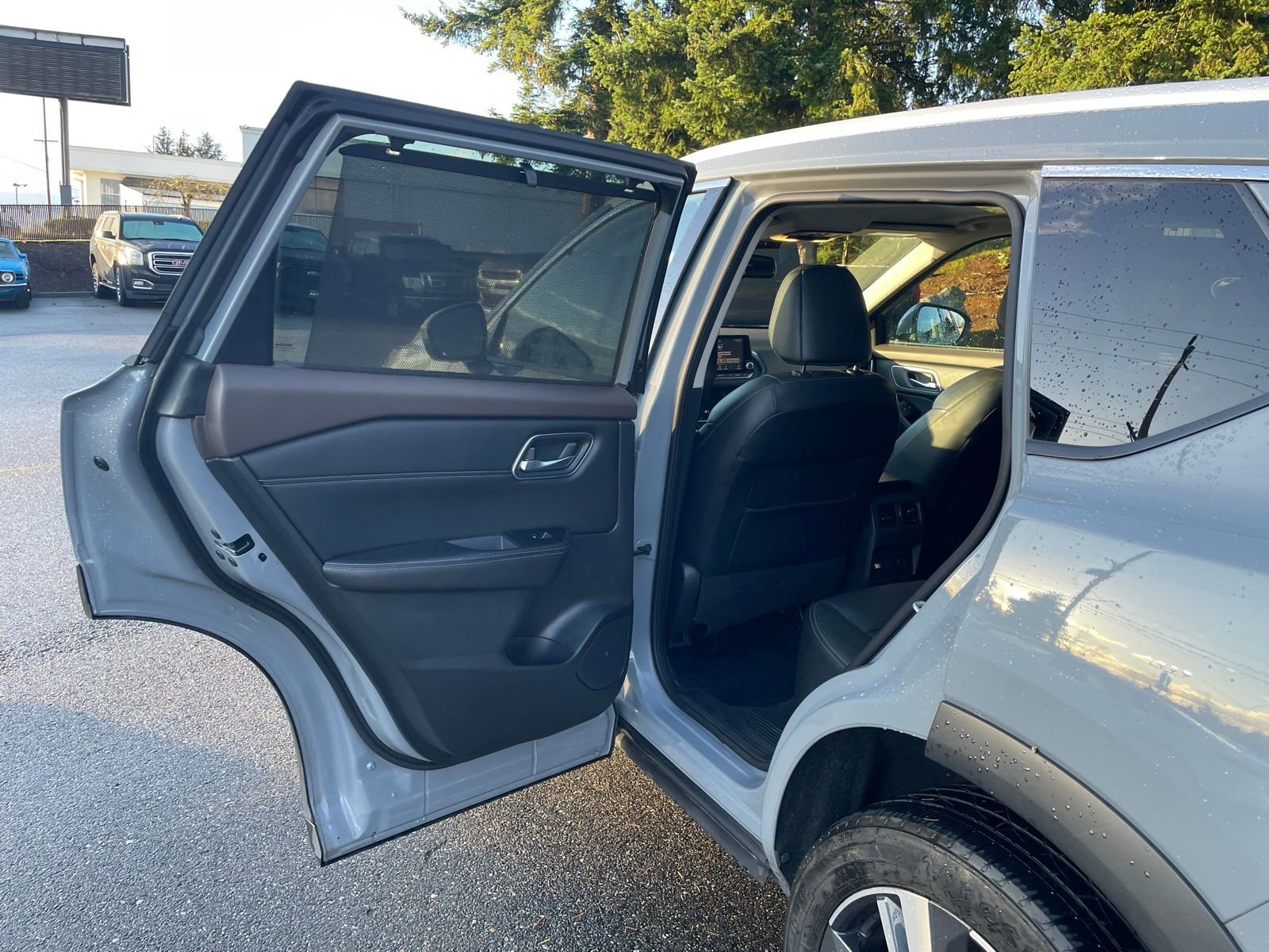 Used 2021 Nissan Rogue SL image 25