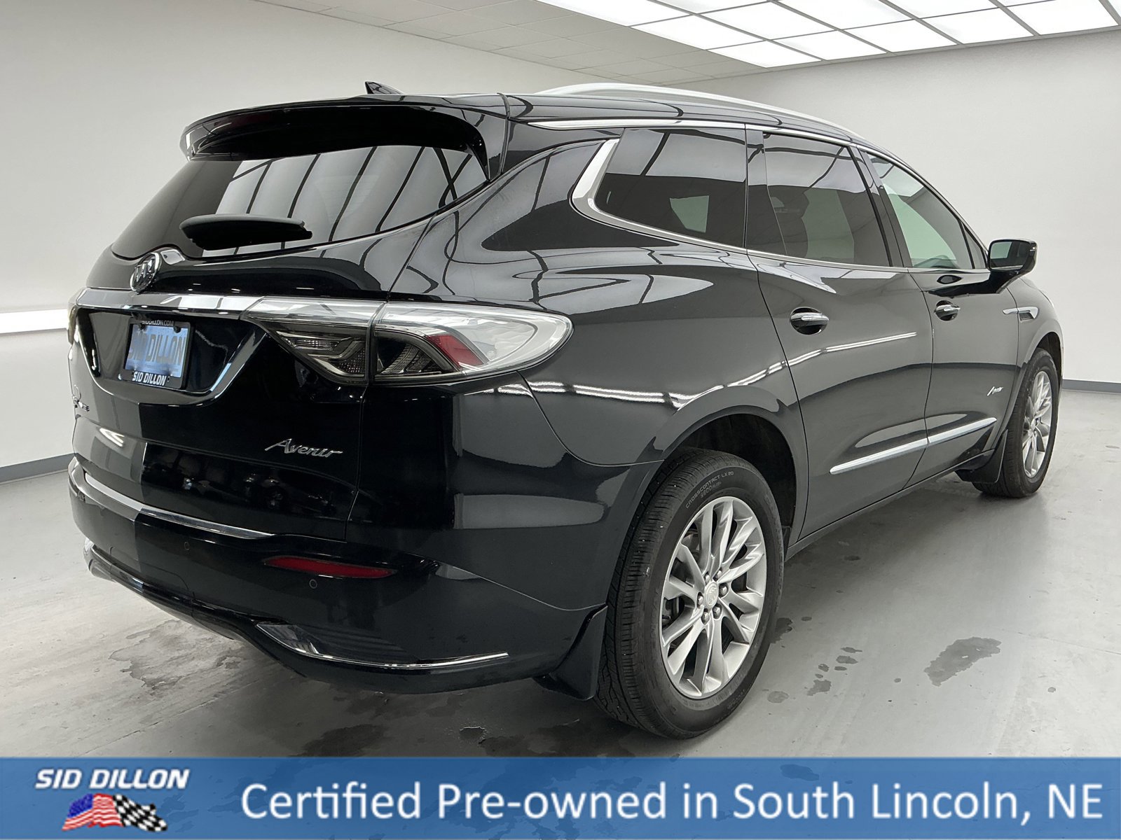 Used 2022 Buick Enclave Avenir w/ Avenir Technology Package image 4