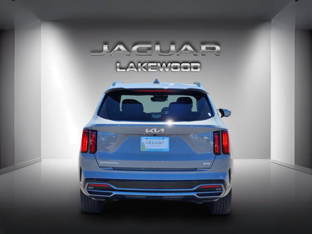 Used 2023 Kia Sorento SX image 4