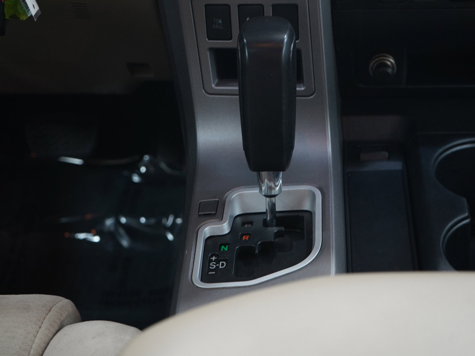 Used 2012 Toyota Sequoia SR5 AWD/4WD image 15