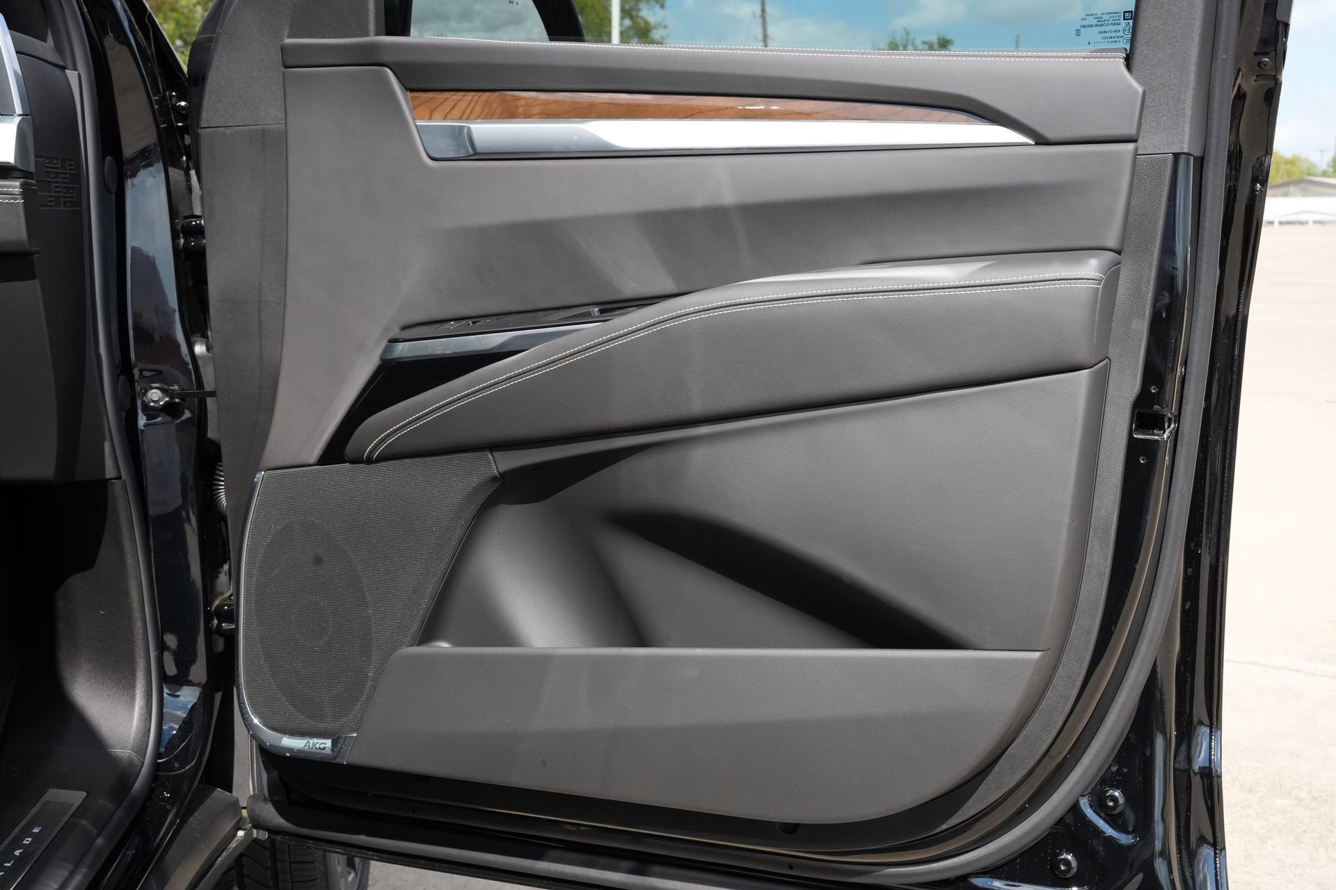 New 2026 Cadillac Escalade Platinum Sport w/ LPO, ONYX Package image 29