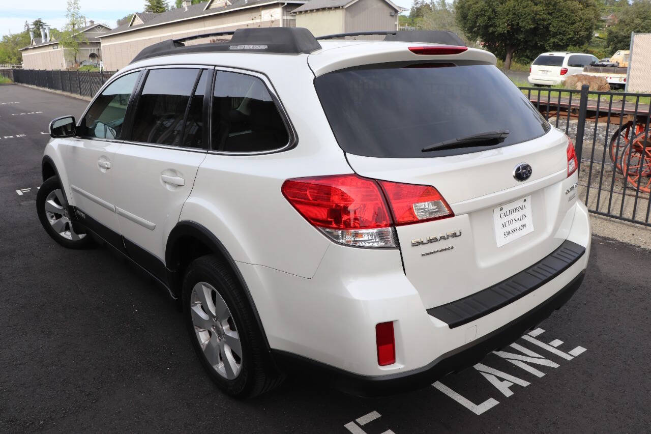 Used 2011 Subaru Outback 2.5i Premium AWD/4WD image 6