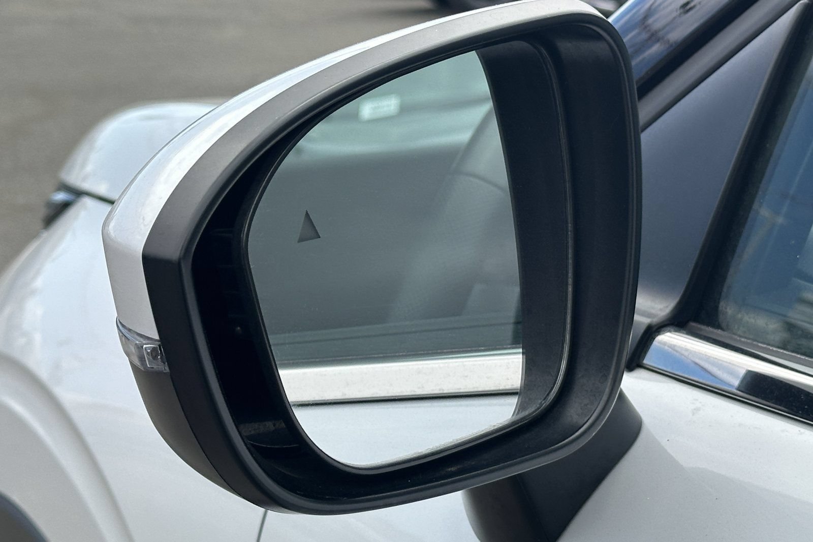 Used 2024 Mitsubishi Outlander AWD image 47