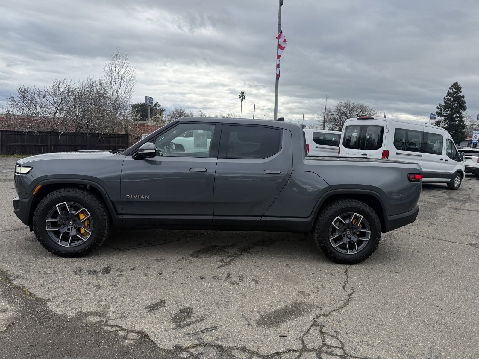 Used 2022 Rivian R1T Launch Edition image 2