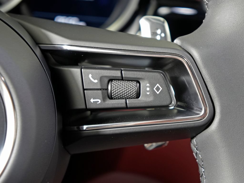 Certified 2026 Porsche Macan AWD/4WD image 24