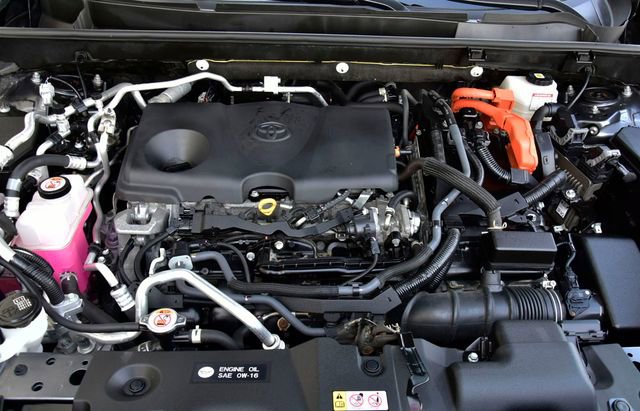 Certified 2023 Toyota RAV4 SE w/ Weather & Moonroof Package image 33