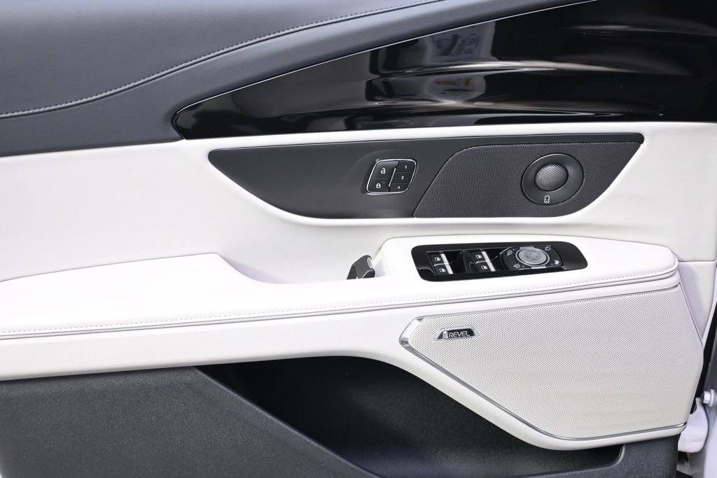 New 2026 Lincoln Nautilus Premier w/ Equipment Group 102A image 22