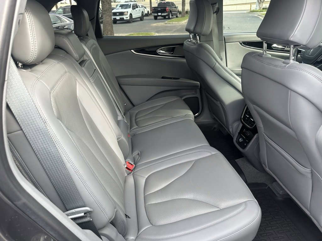 Used 2023 Lincoln Nautilus Reserve w/ Equipment Group 201A image 20