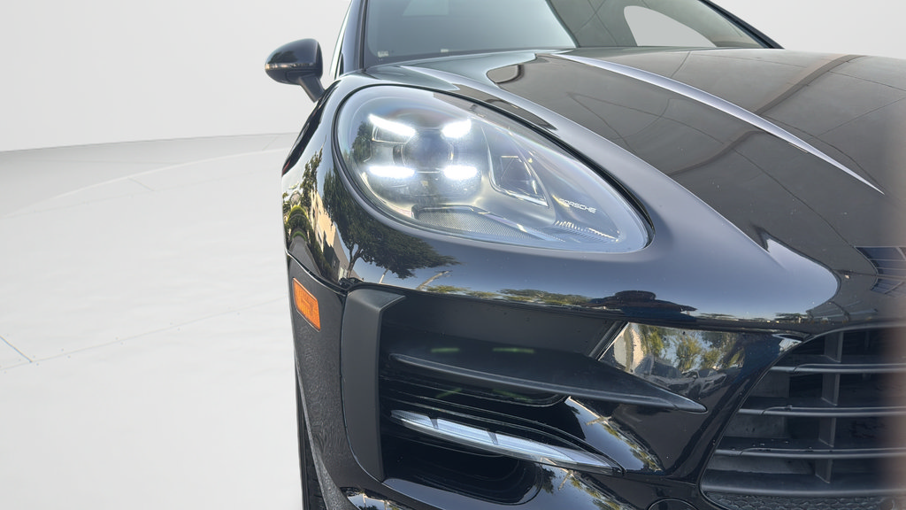Used 2021 Porsche Macan AWD/4WD image 34