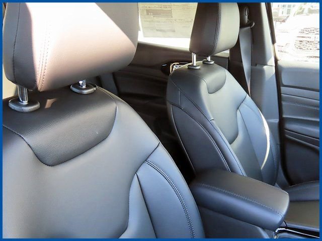 New 2026 Jeep Compass Limited w/ Sun, Sound & Navigation Group AWD/4WD image 10