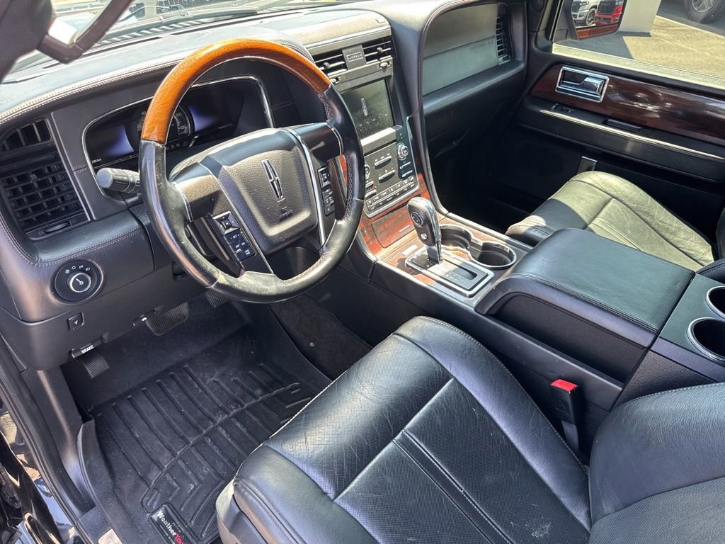 Used 2017 Lincoln Navigator L Reserve image 39