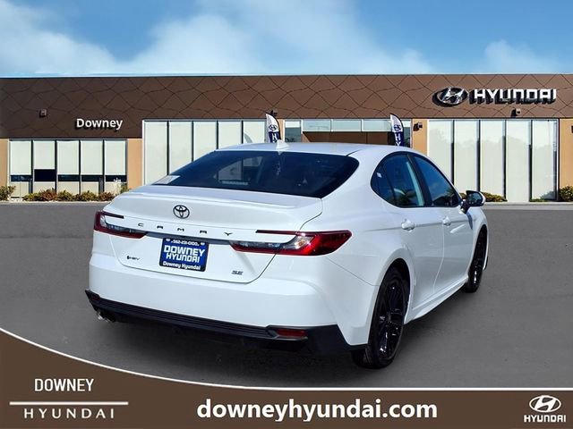 Used 2025 Toyota Camry SE FWD image 4
