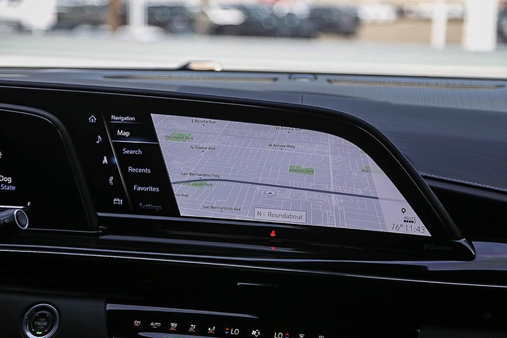 Used 2024 Cadillac Escalade V w/ LPO, ONYX Package image 15