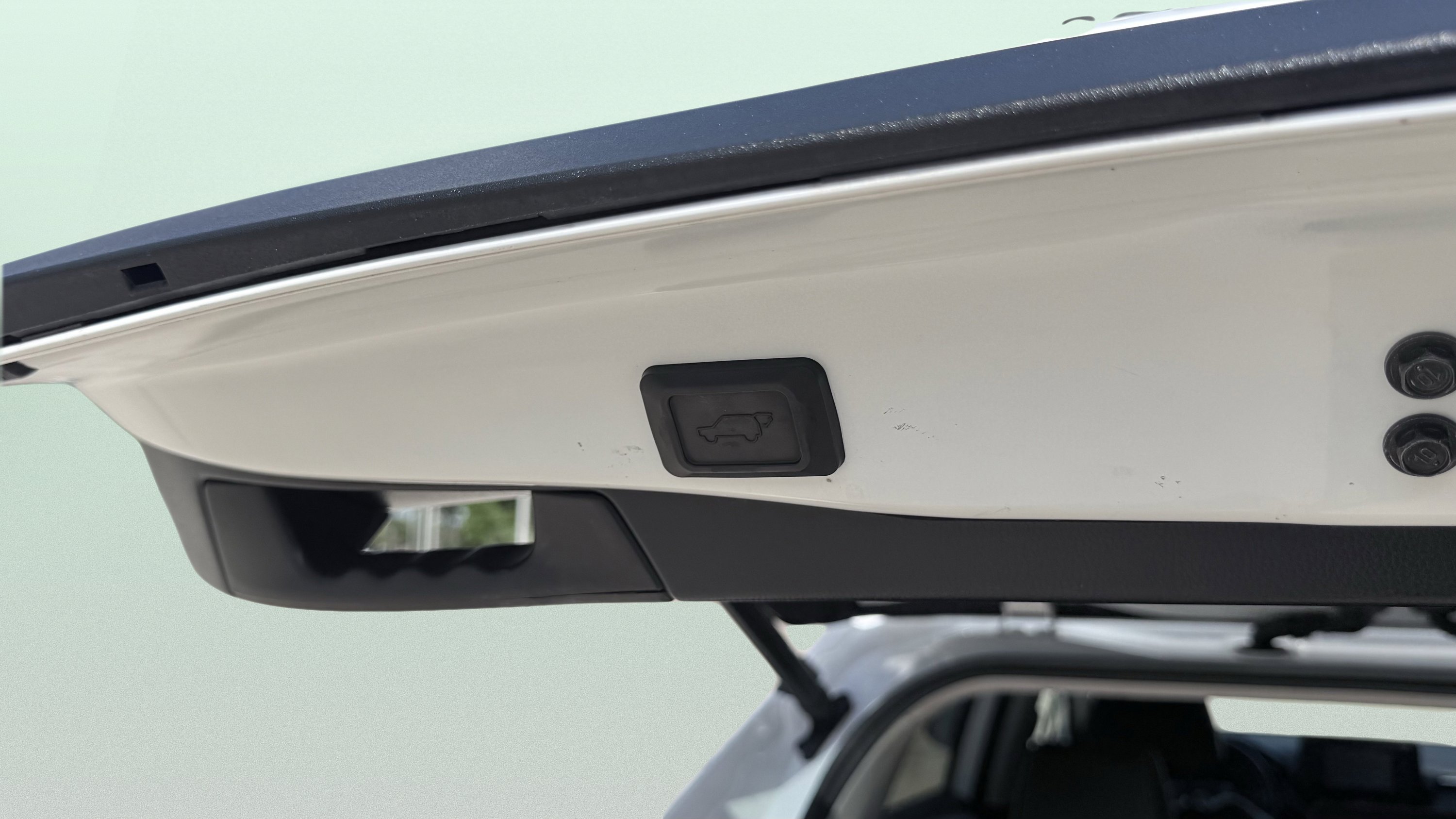 Used 2019 Toyota RAV4 XLE Premium image 17