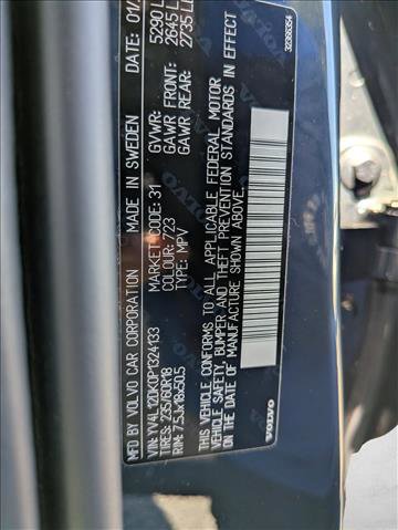 Used 2023 Volvo XC60 B5 Core image 24