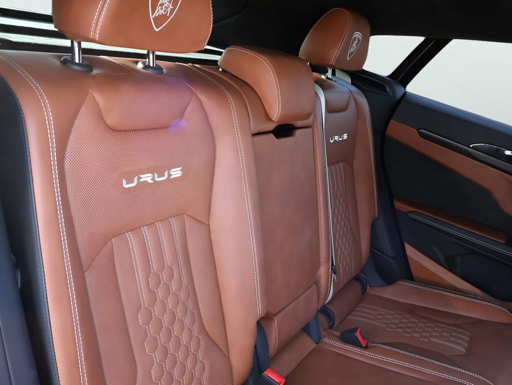 Used 2024 Lamborghini Urus S image 15