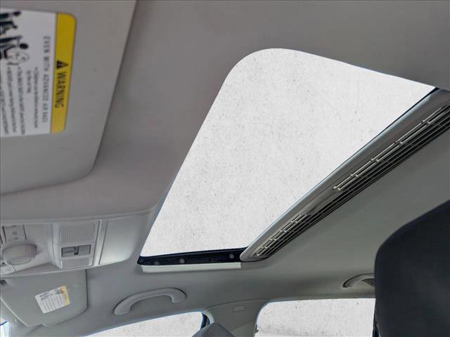 Used 2014 Volkswagen Golf 4-Door image 14