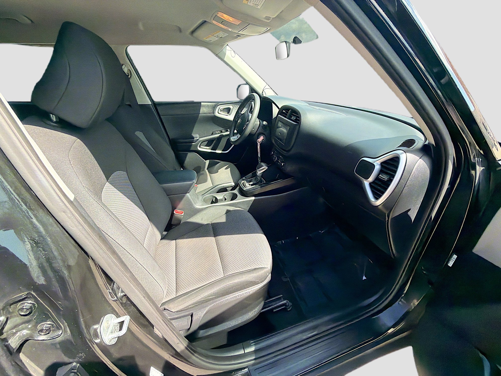 Used 2020 Kia Soul LX image 28