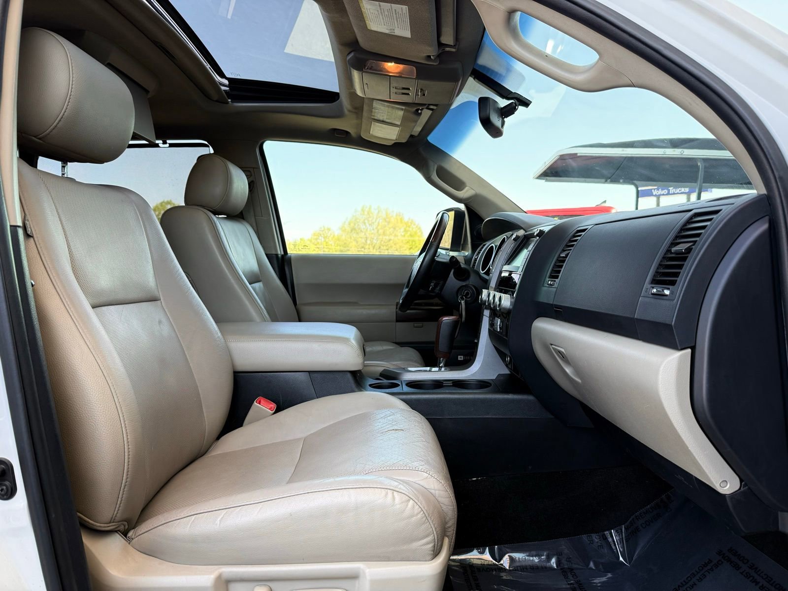 Used 2013 Toyota Sequoia Platinum image 42