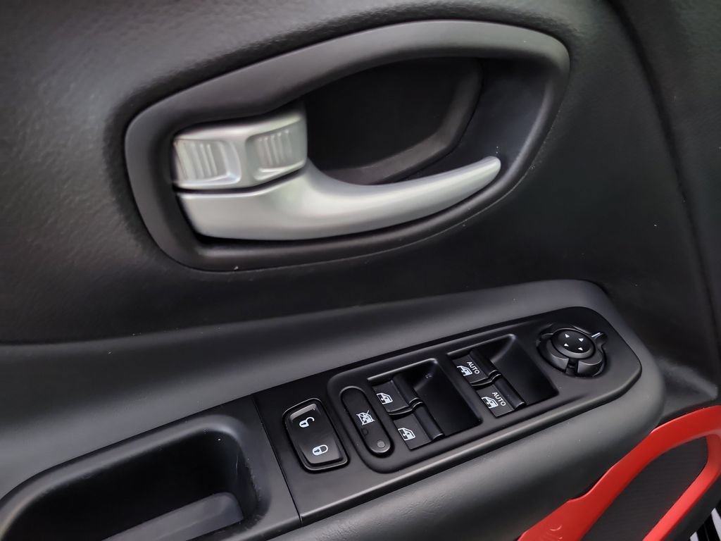 Certified 2023 Jeep Renegade Trailhawk AWD/4WD image 29